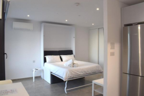 E1 Gem Modern Studio Retreat